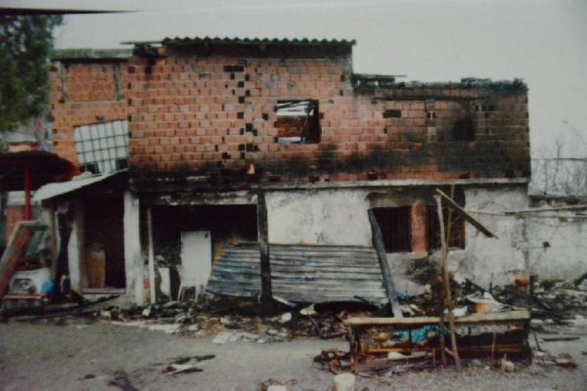 Bursa'da evi yanan kadın yardım bekliyor