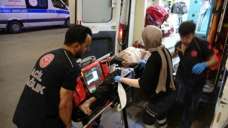 Evinde otururken içeri giren şahıs tarafından vuruldu