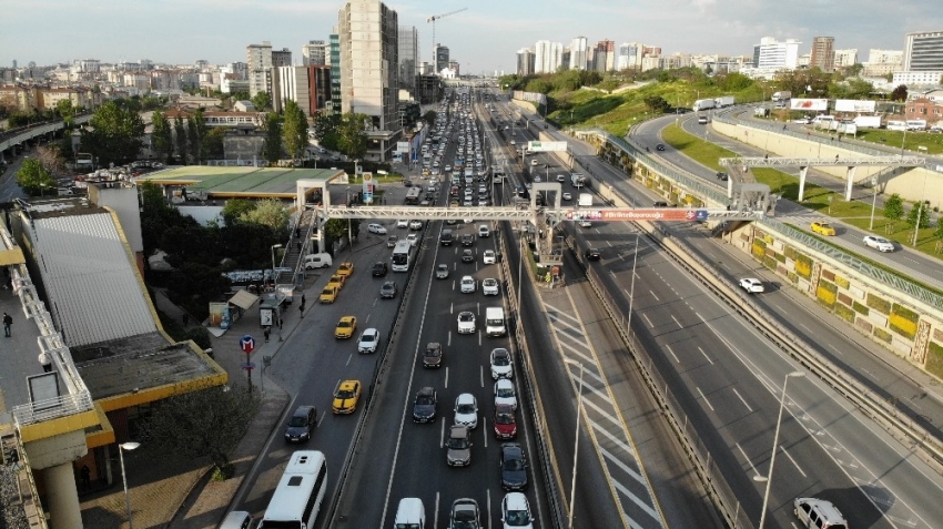 İstanbul trafiği korona virüs öncesi haline geri döndü