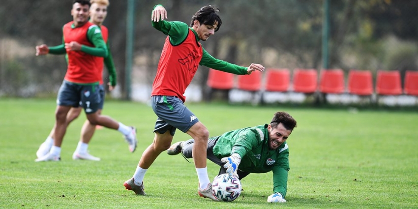 Bursaspor çalışmalarını sürdürüyor