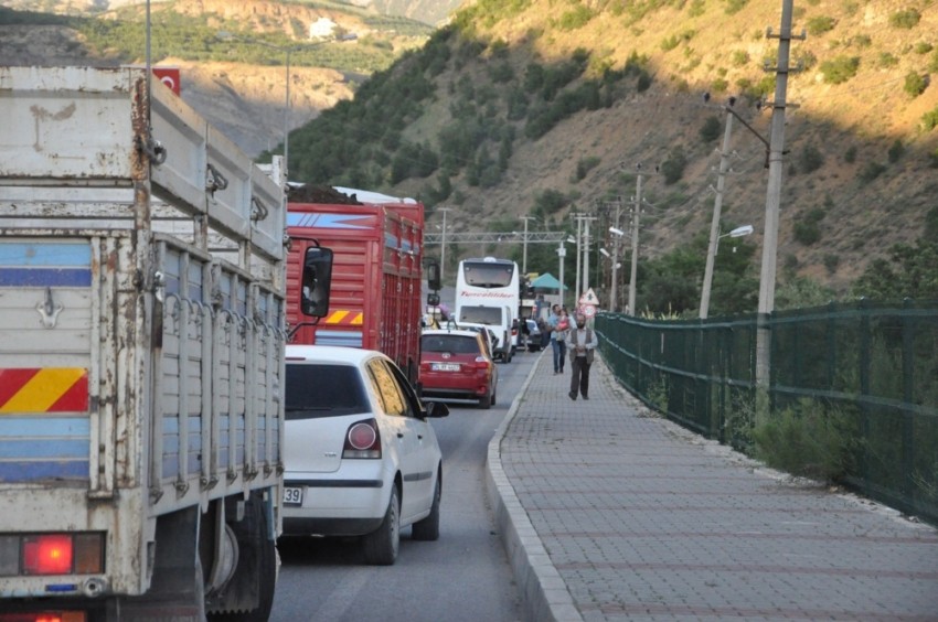 Tunceli-Erzincan karayolu yeniden ulaşıma kapatıldı