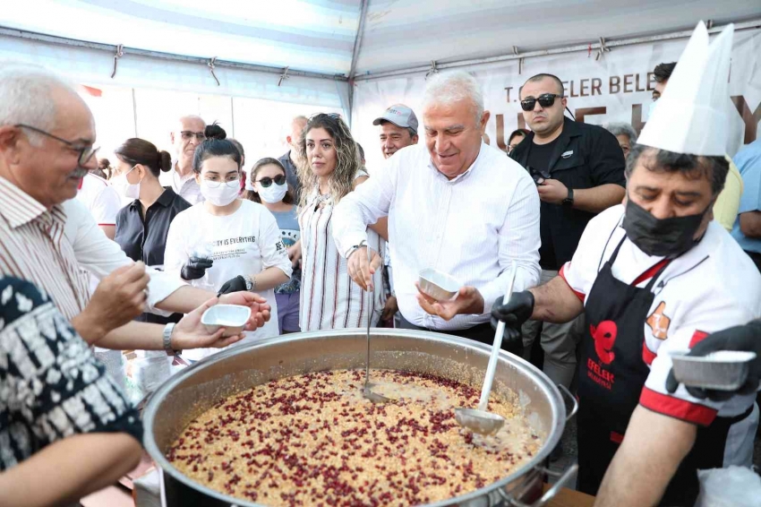 Belediye 5 bin kişilik aşure hayrı yaptı