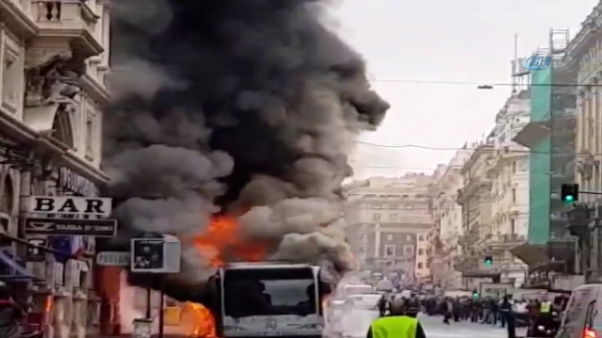 Roma’da korkutan yangın