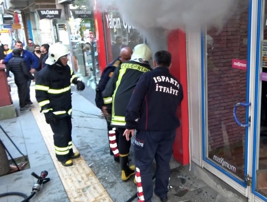 Isparta’da iş yerini yangını