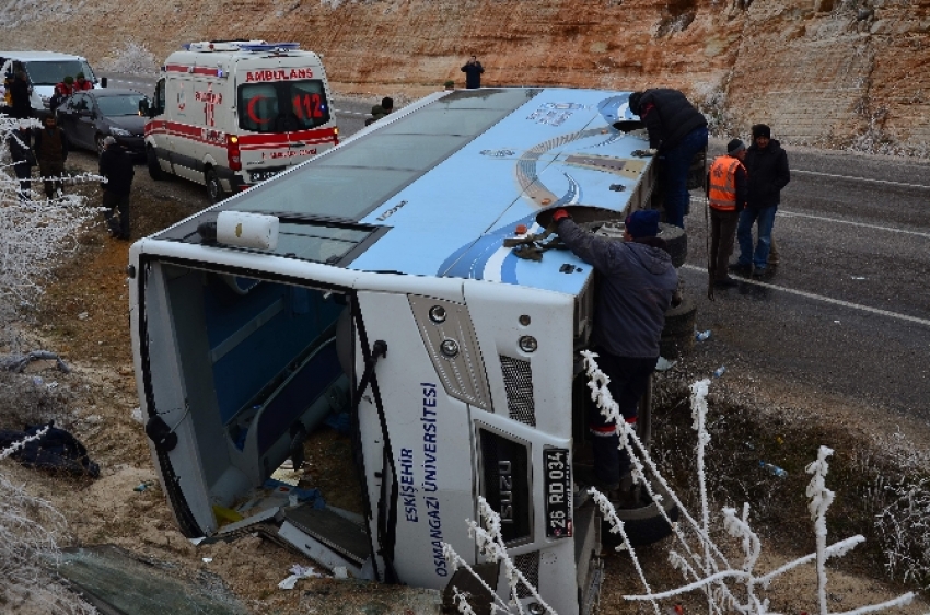 Üniversite takımı kaza geçirdi: 1 ölü, 16 yaralı