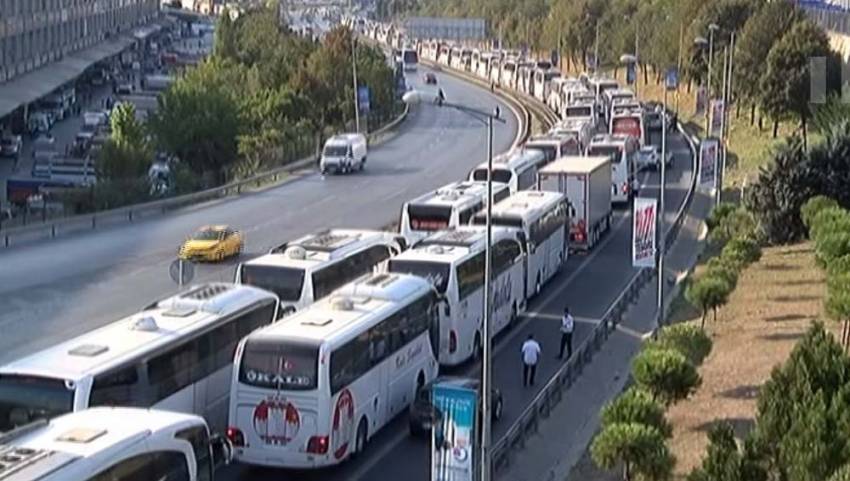 Esenler’de ’dönüş’ yoğunluğu