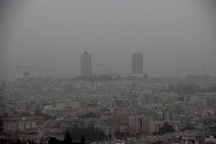 Hatay'a toz yağıyor