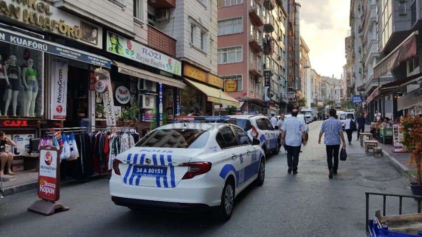 Fatih’te park kavgası kanlı bitti: Kuaföre böyle daldı