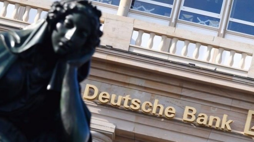 Deutsche Bank'a bir şok daha!