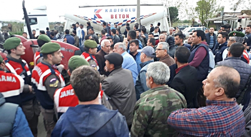 Korkunç kazanın ardından vatandaşlar yol kapattı