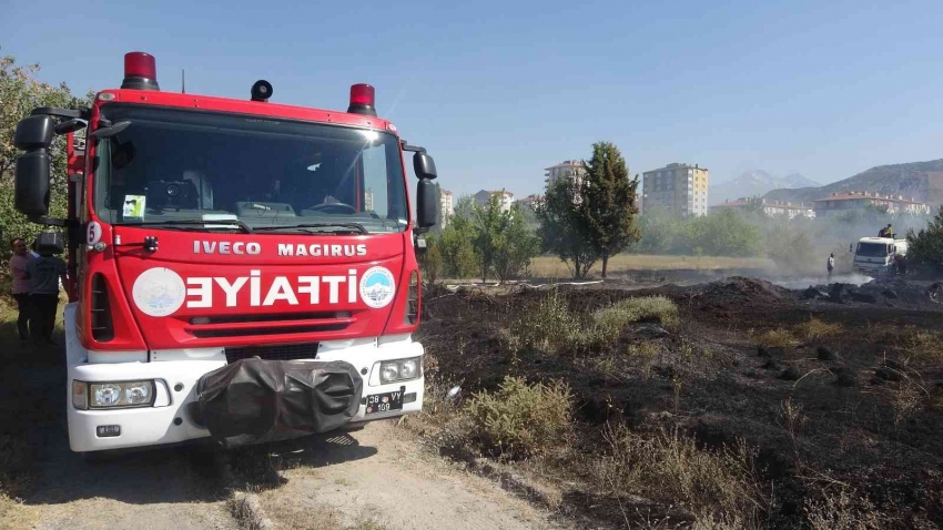 Kablo hırsızları yangın çıkarıp, kaçtı! 30 dönümlük arazi küle döndü