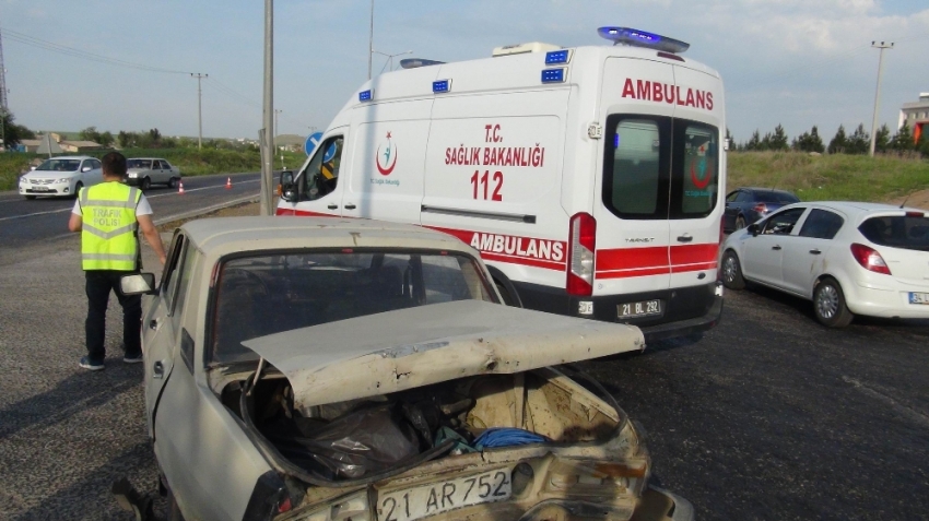 Diyarbakır’da zincirleme trafik kazası: 1’i ağır 7 yaralı