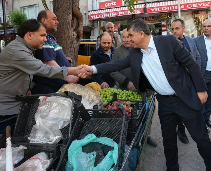 Fadıloğlu, esnafın sorunlarını dinledi
