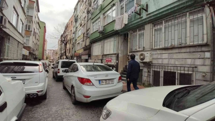 Fatih’te döverek öldürdükleri adamı sokağa attılar, polis aynı gün yakaladı
