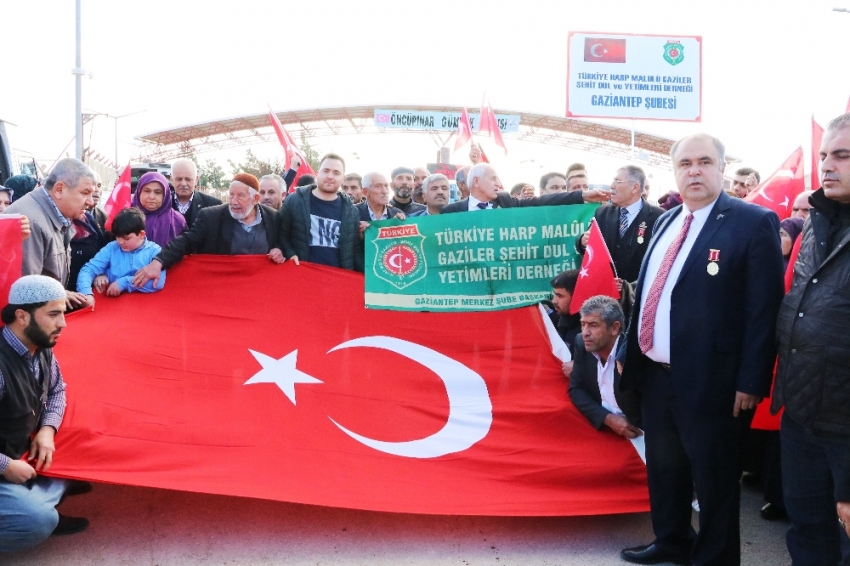 Şehit ailelerinden Zeytin Dalı Harekatına destek