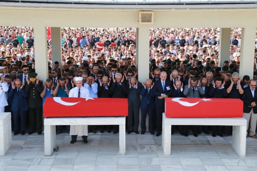 Başkent şehitlerini uğurladı