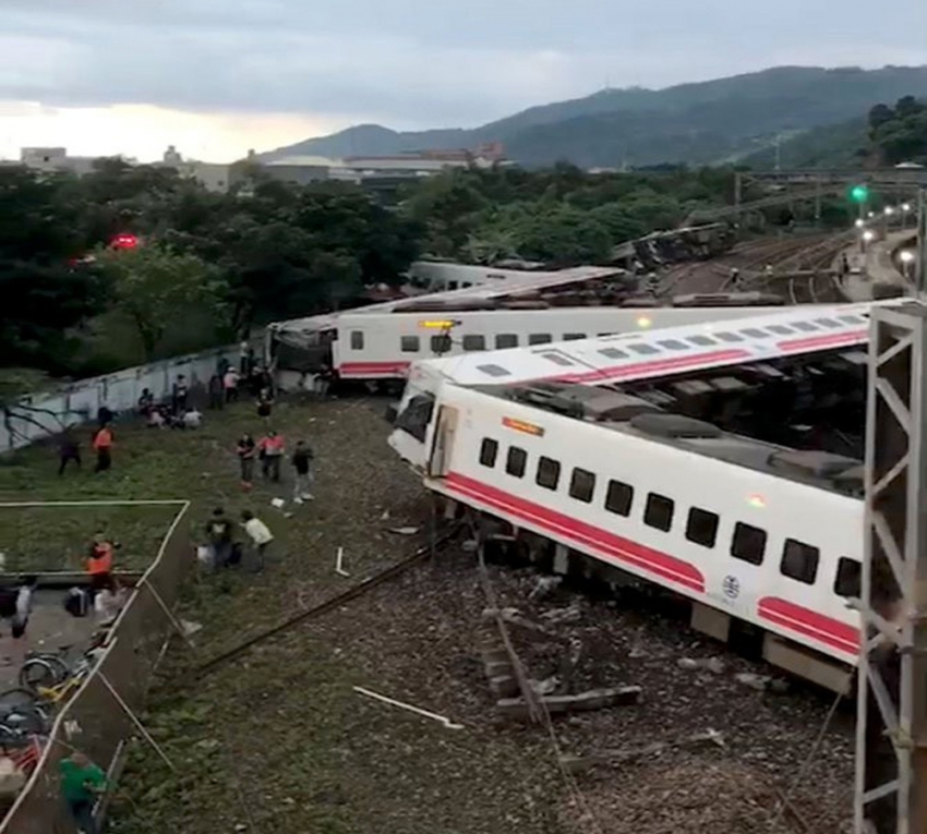 Tayvan’da tren kazası: 17 ölü