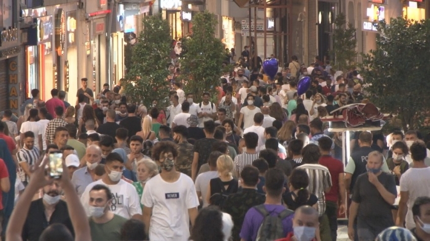 İstiklal Caddesi’nde dikkat çeken yoğunluk