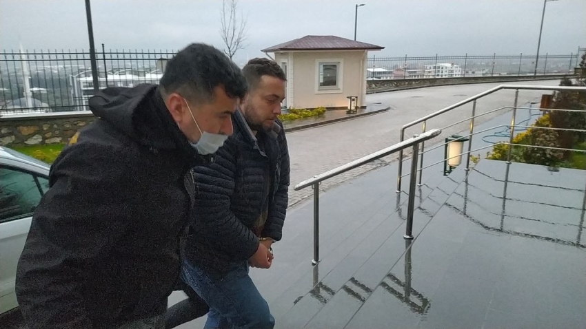 Bursa'da babasını öldüren zanlı adliyede