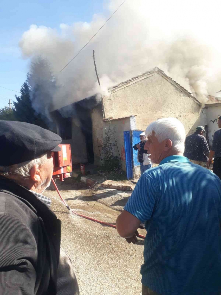 Fırında çıkan yangın evlere sıçrayınca korku dolu anlar yaşandı