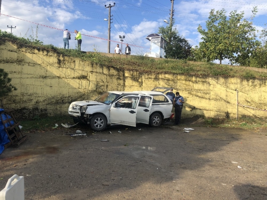 Kahvaltıya gittiği karı kocayı vurup aracında...