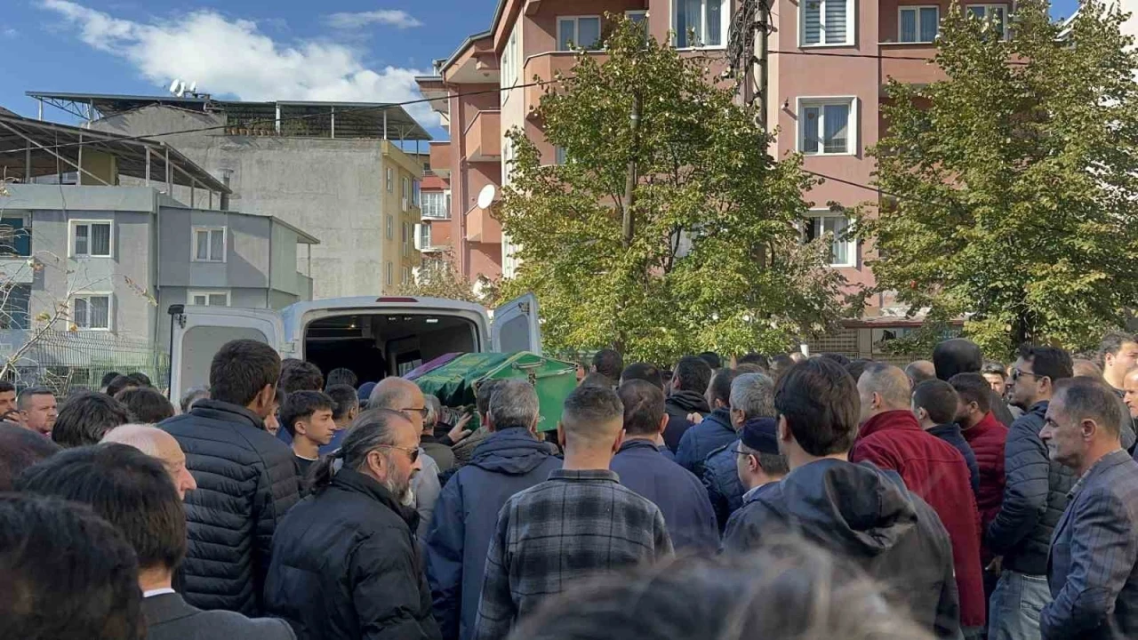 Feci kazada hayatını kaybeden 16 yaşındaki Zeynep toprağa verildi