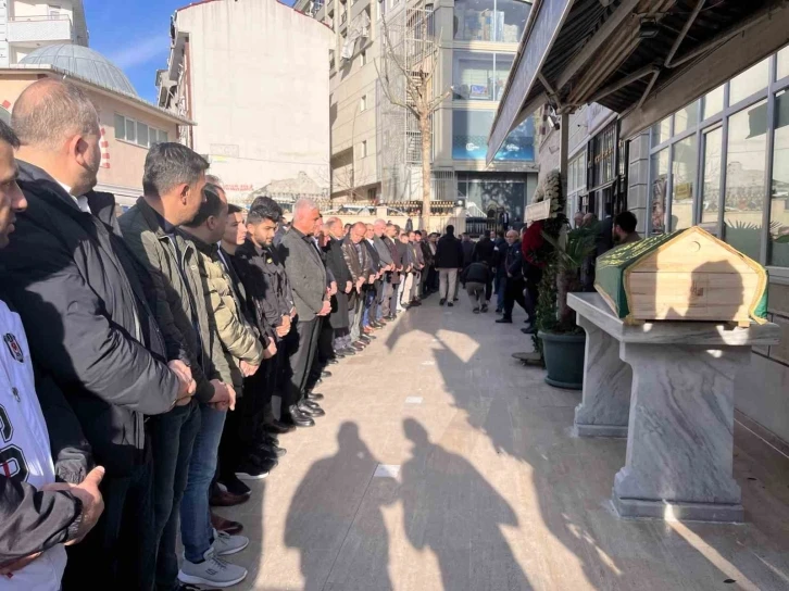 Feci kazada hayatını kaybeden metrobüs şoförü Eyüp Maytalman, son yolculuğuna uğurlandı
