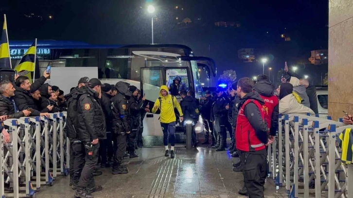 Fenerbahçe Rize’den mutlu ayrıldı
