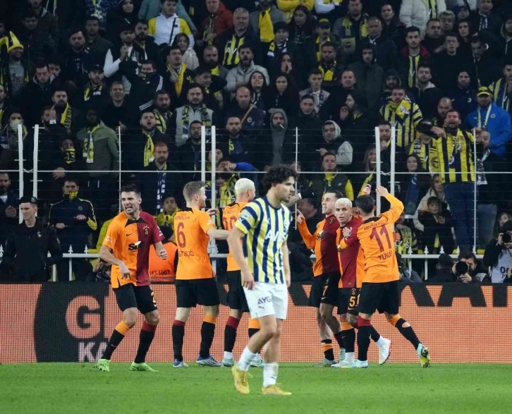 Fenerbahçe'ye Kadıköy'de ezeli rakibinden ağır yenilgi