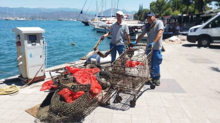 Fethiye’de deniz temizliği: Denizden market arabası çıktı
