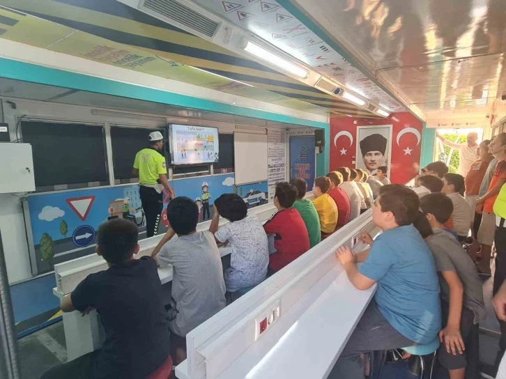 Fethiye emniyetinden ’Mobil Trafik Eğitim Tırı’
