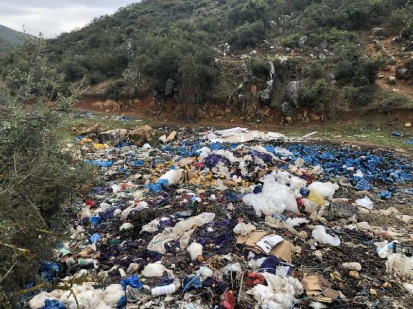 İznik'te vadideki kirliliğe tepki