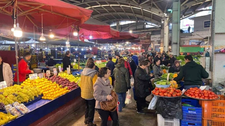 Fiyatlar indi vatandaş halk pazarına koştu
