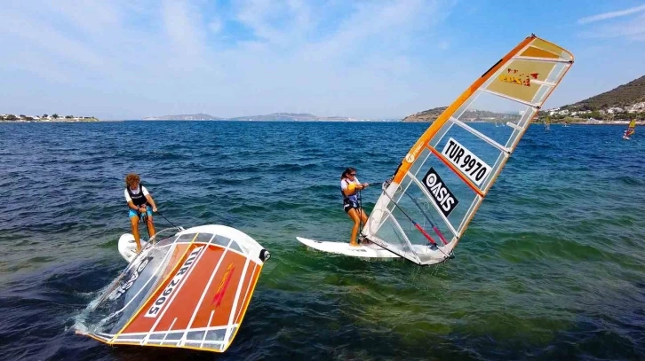 Foça’da Kurtuluş Kupası Yelken Yarışları başladı
