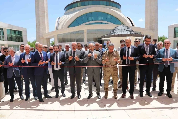 FÜ’de İlahiyat Fakültesi Gençlik Merkezi açıldı
