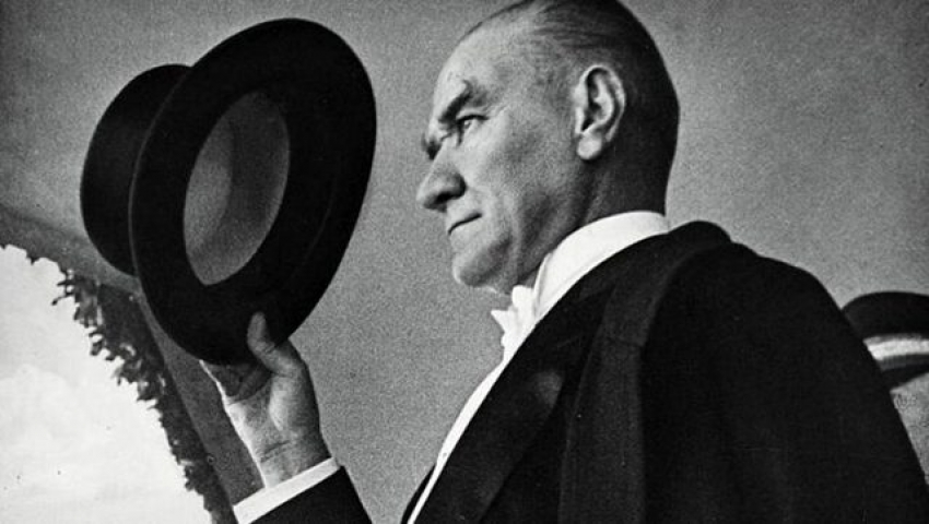 Atatürk'ü saygı, minnet ve özlemle anıyoruz