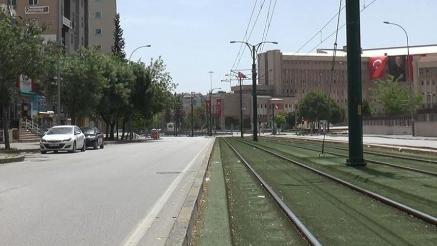 Valilik duyurdu: Bir erkek kuaföründe korona çıktı!