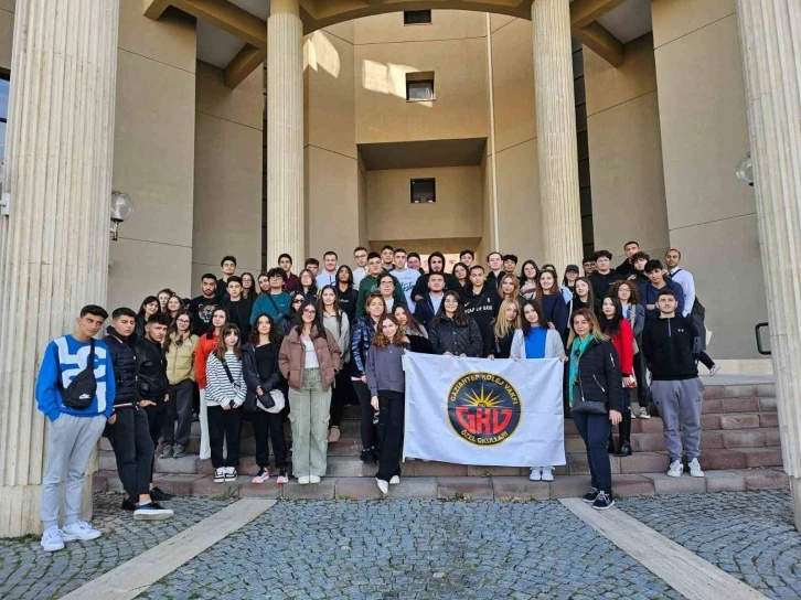 Gaziantep Kolej Vakfı Öğrencileri Üniversite Gezisinde
