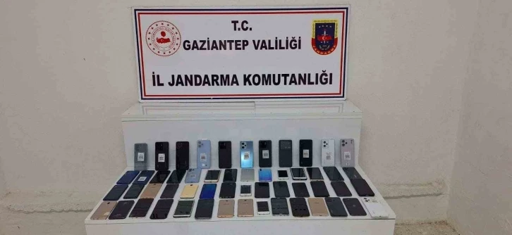 Gaziantep’te 2,5 milyon TL değerinde kaçak telefon ele geçirildi
