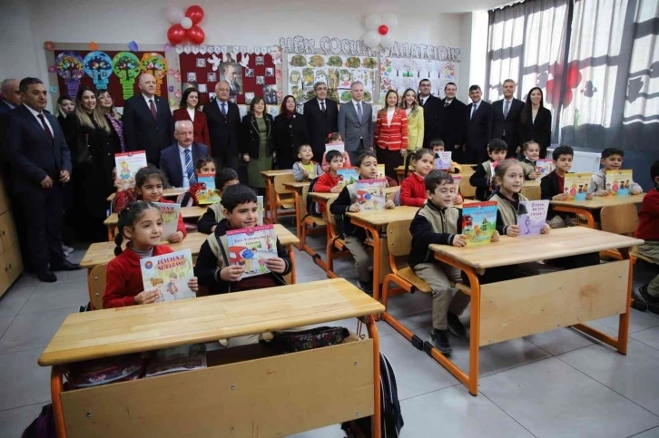 Gaziantep’te 630 bin öğrenci karne heyecanı yaşadı
