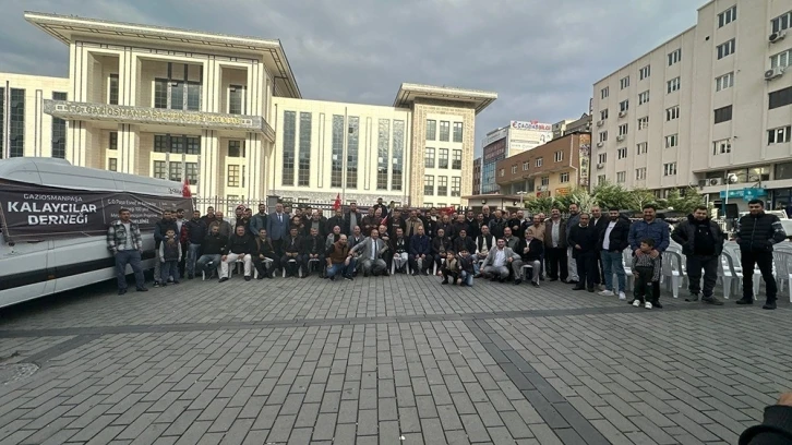 Gaziosmapaşa’da Roman vatandaşlar, kendi araçlarıyla taşımacılık yapmaya başladı
