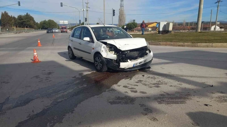 Gediz’de trafik kazası, 2 yaralı
