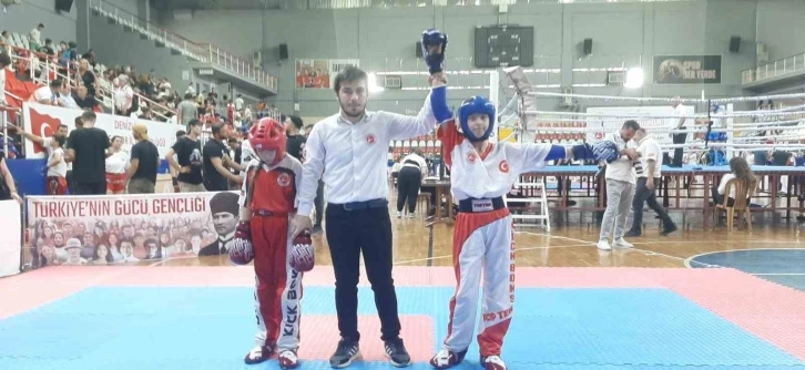 Gediz kickboks takımı Denizli’de yapılan turnuvadan madalyalarla döndü
