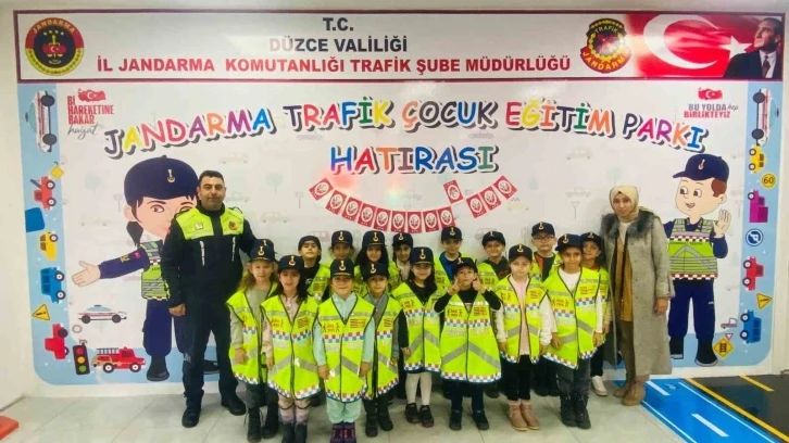 Geleceğin sürücüleri kuralları öğrendi
