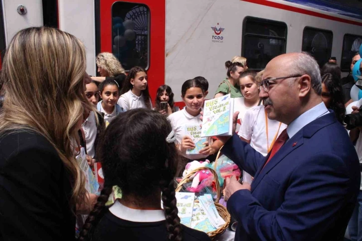 Geleceğin yazarları İzmir’de buluştu
