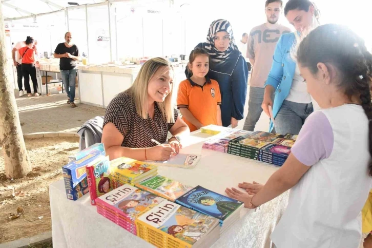 Gemlik Kitap Limanı edebiyatın önemli isimlerini ağırlamaya devam ediyor