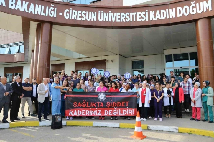 Kadın hemşireye bir başka kadından şiddet