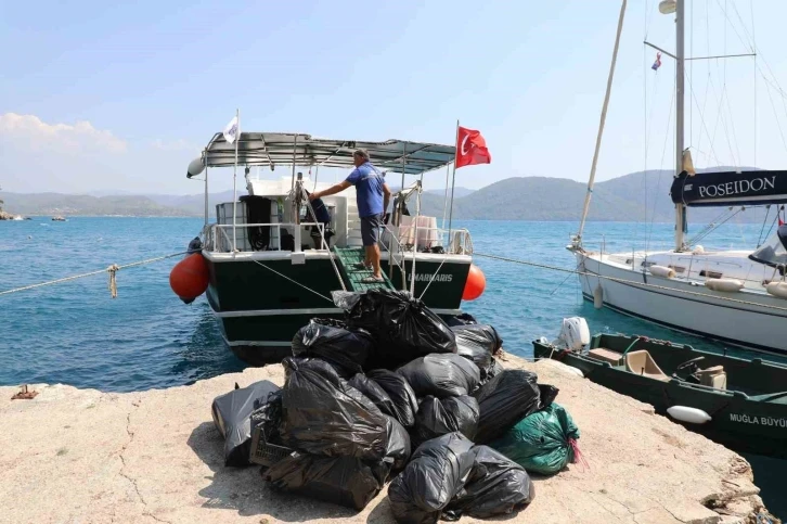 Gökova Körfezi’nde 40 bin kilogram çöp toplandı
