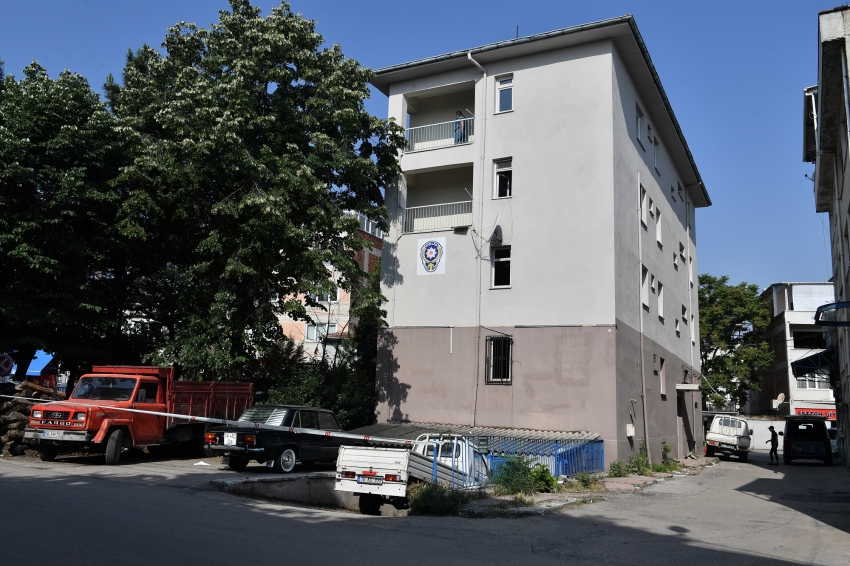 Osmangazi Belediyesi Gülbahçe Polis Karakolu'nu yıktı