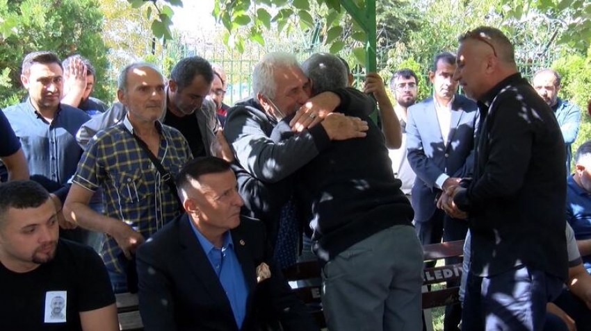 Bıçaklanarak öldürülen güvenlik görevlisi Tuğrul Okudan'ın babasının yürek yakan feryadı